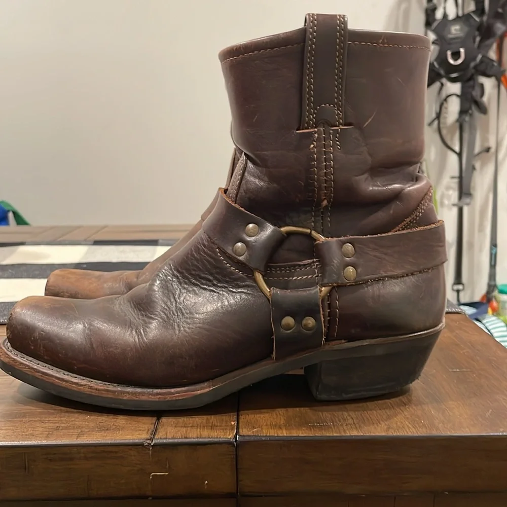 Frye Harness 8R Leather Boots - Picture 7 of 10